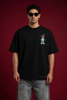 Men’s oversized black t-shirt with cool bunny graphic print, streetwear style loose fit casual fashion tee front view